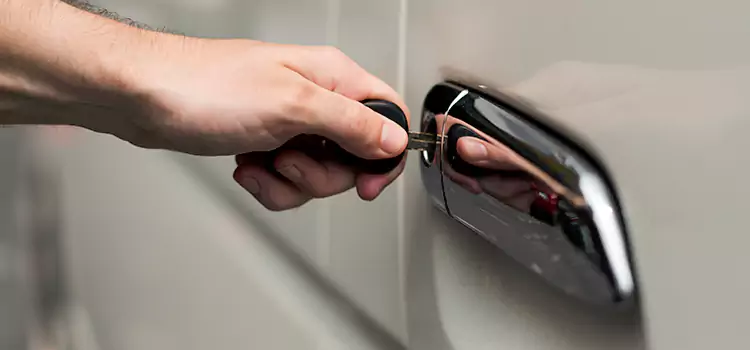 Why Choose Our Auto Locksmith Team in Overland Park, KS?